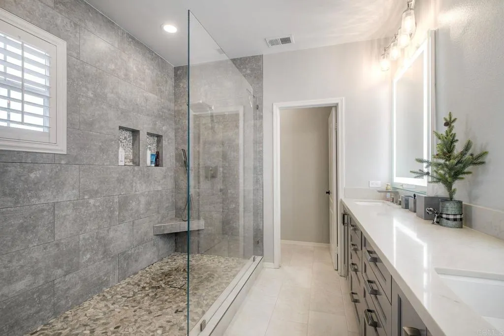 https://cdn.realtyfeed.com/cdn/127/306716177/f60f64df0bf25996fc65e7f7daed6c95.webp