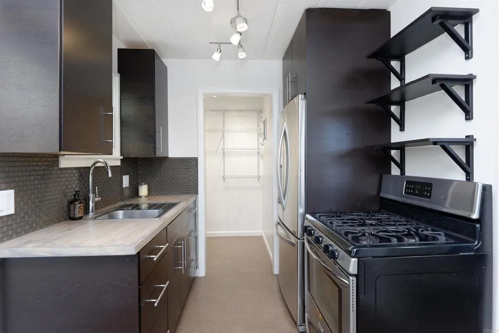 https://cdn.realtyfeed.com/cdn/127/306716196/1b42406efe4e488fae14498ab26934be.webp