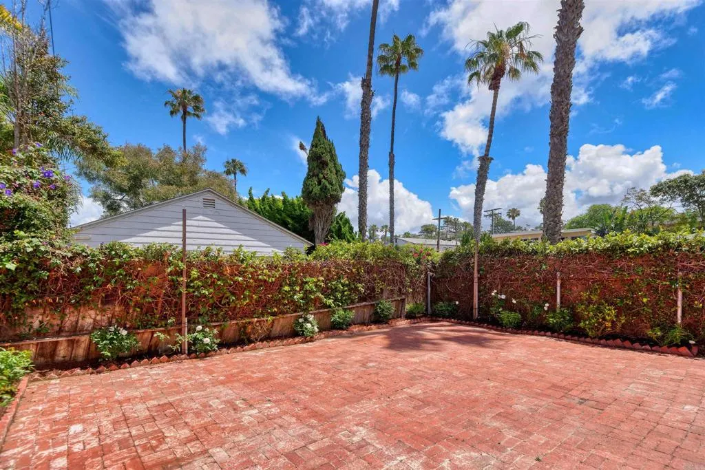 https://cdn.realtyfeed.com/cdn/127/306716196/3a186bd330fef4e87078b5f958c84ebd.webp