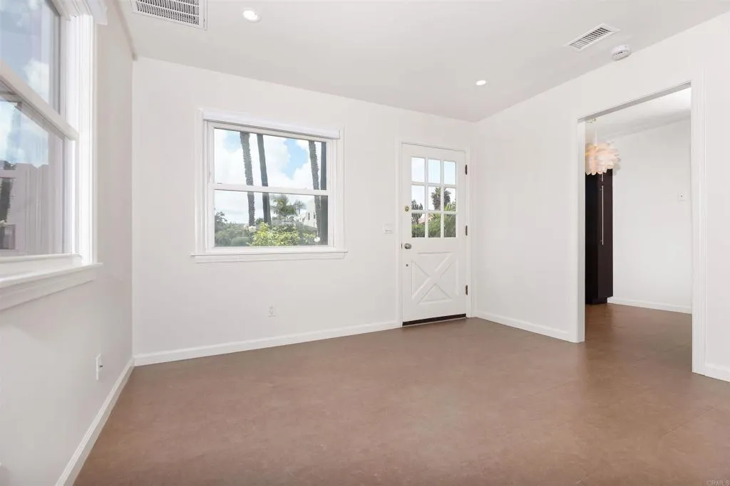 https://cdn.realtyfeed.com/cdn/127/306716196/b50b60aa46d85951e8cc76cf29c3facc.webp