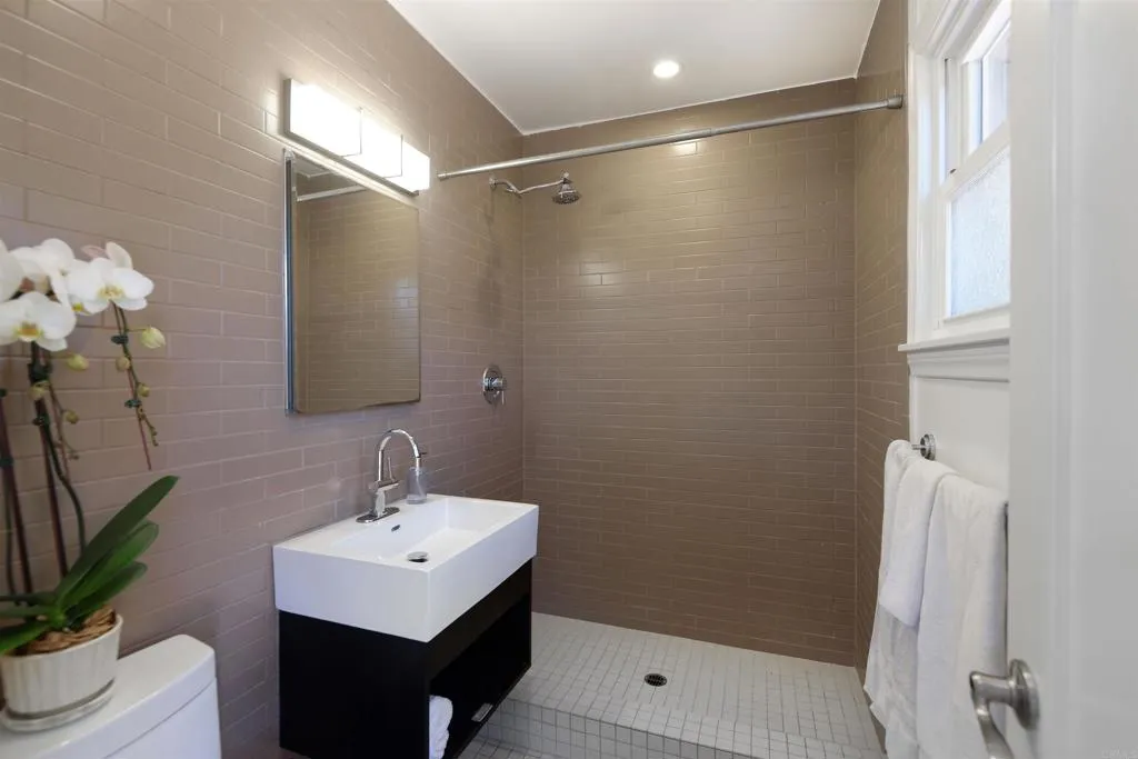 https://cdn.realtyfeed.com/cdn/127/306716196/c2e347e6b2c95874fd197c40583a7bec.webp