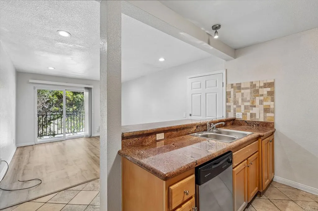 https://cdn.realtyfeed.com/cdn/127/306716307/97f7e51a80a68f044713fc558fea681f.webp