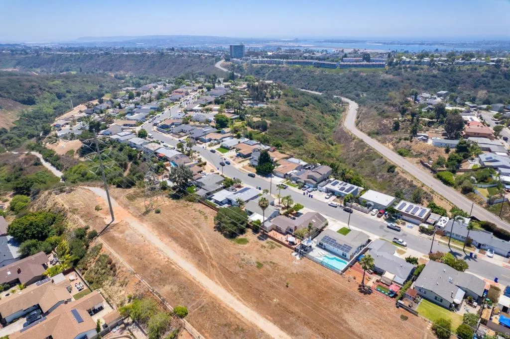 https://cdn.realtyfeed.com/cdn/127/306716327/39ca357d15348bc619688d2db68a9548.webp