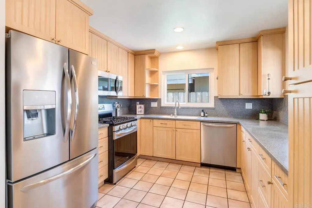 https://cdn.realtyfeed.com/cdn/127/306716327/6c90a7df2129e4aa4ffcb8f6fb917503.webp