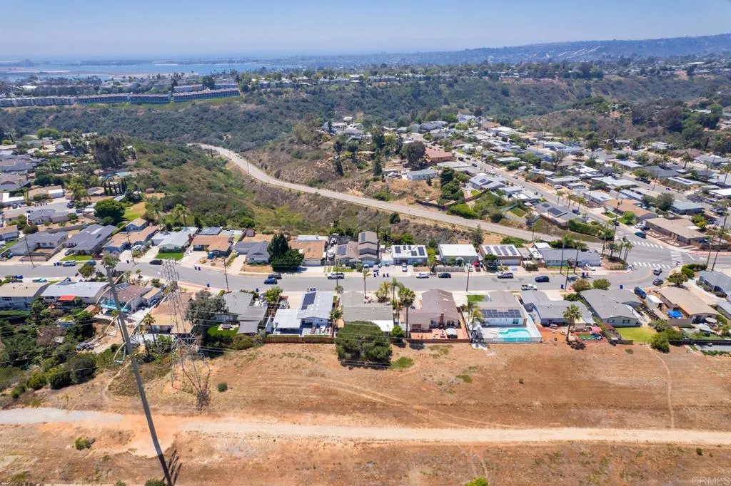 https://cdn.realtyfeed.com/cdn/127/306716327/ceba4bfbe29e61c146bf8f640165c275.webp