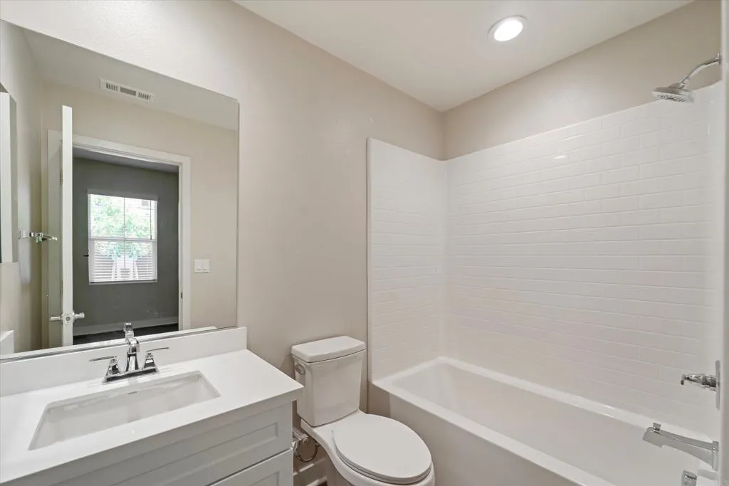 Photo #25: PTP2603615 Listing: Photo #25