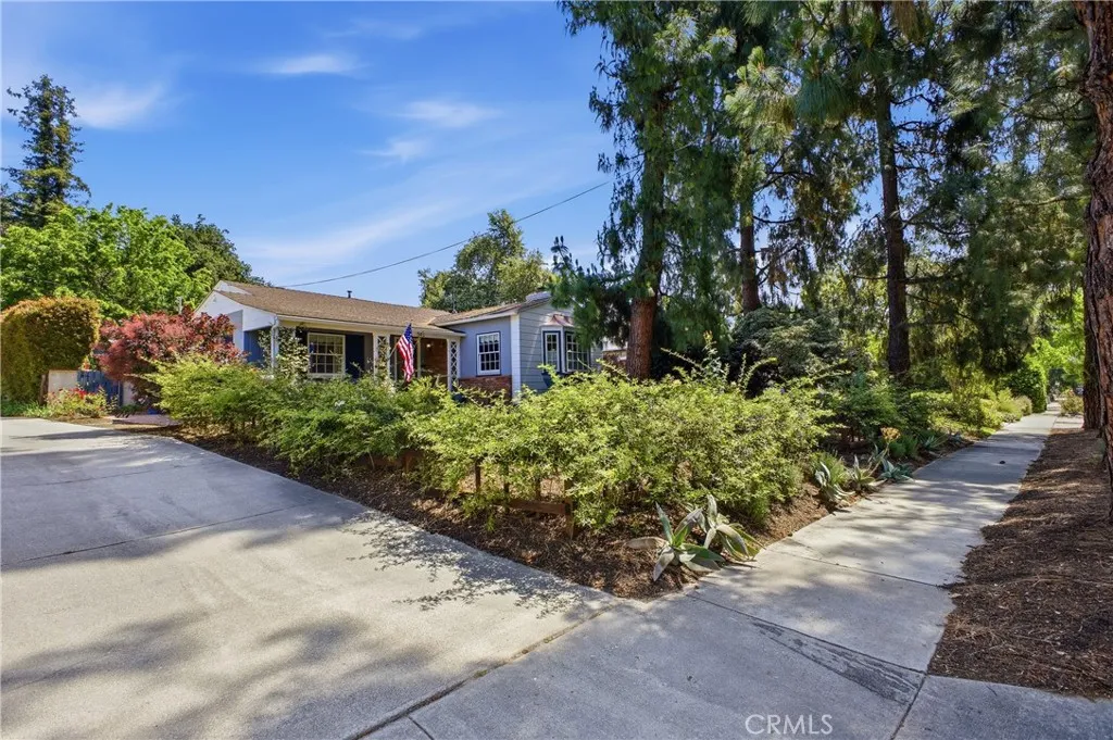 541 E Woodbury, Altadena, CA 91001 - Photo 4 of 48, Altadena, CA