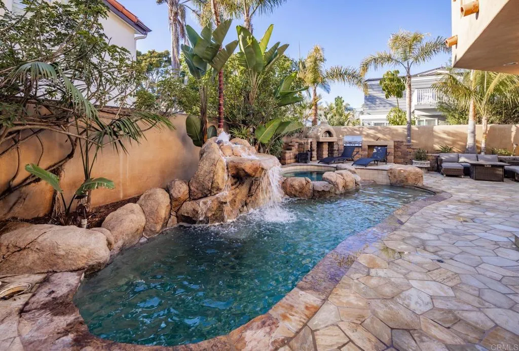 https://cdn.realtyfeed.com/cdn/127/306716416/5ee87b4b5eb0cbf1255b0d337aaadfdc.webp