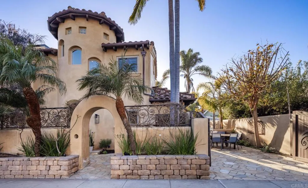 https://cdn.realtyfeed.com/cdn/127/306716416/76a454a6a7ba2fdac359ae5c5fd45ec7.webp