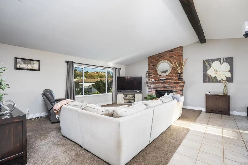https://cdn.realtyfeed.com/cdn/127/306716426/5a5af71bb10ef484fc137cd74bbdccfe.webp