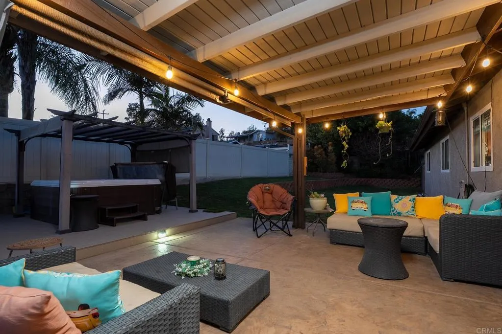 https://cdn.realtyfeed.com/cdn/127/306716426/651d23f05ee80771fb7a1e63399d1085.webp