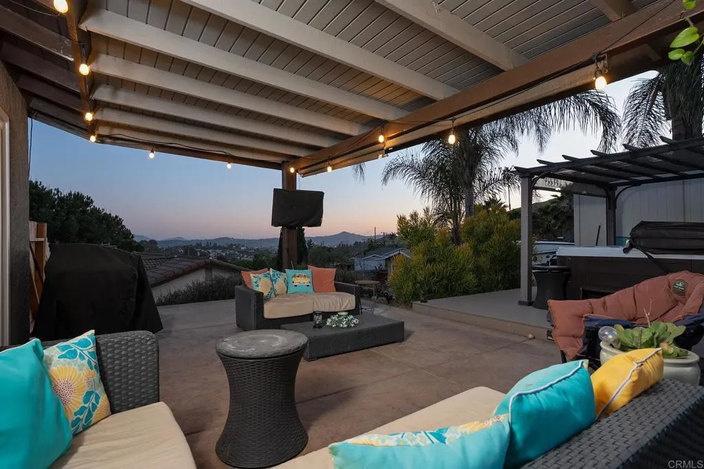 https://cdn.realtyfeed.com/cdn/127/306716426/aeeef56f0081e17dfde23ec32930b94b.webp