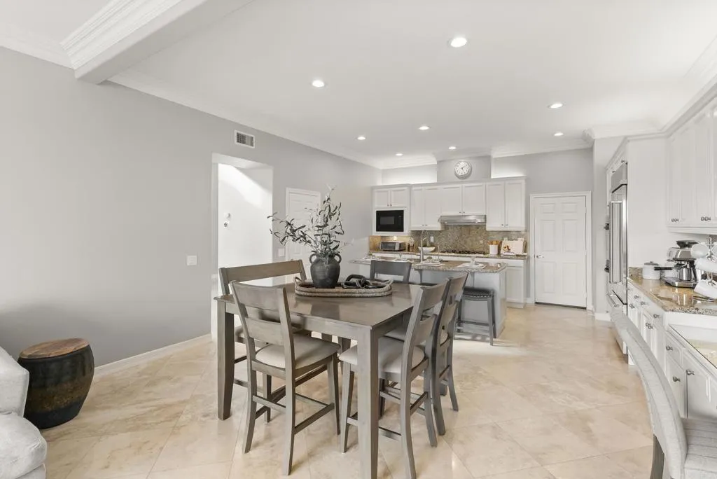 https://cdn.realtyfeed.com/cdn/127/306716433/ba29e860522e585d1517eade3f202052.webp