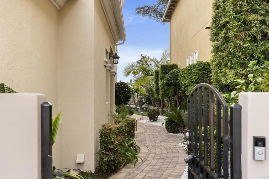 https://cdn.realtyfeed.com/cdn/127/306716433/c9002f1397315c04c4816b5382171dbf.webp