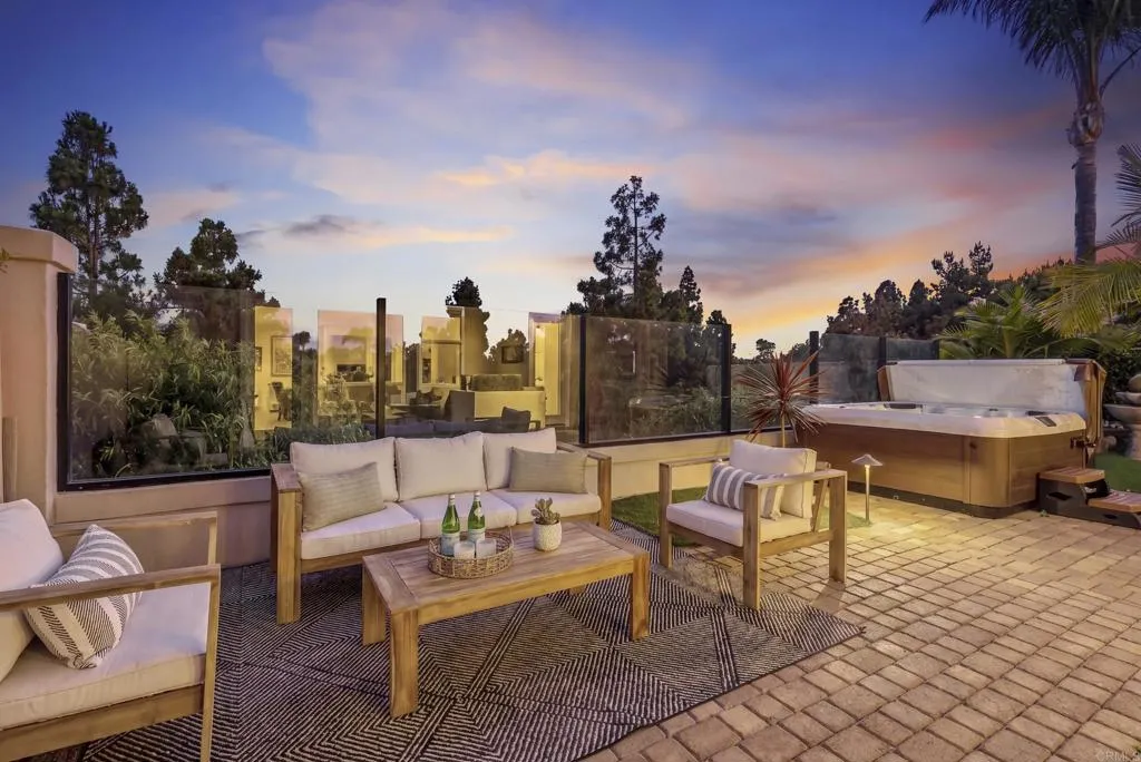 https://cdn.realtyfeed.com/cdn/127/306716433/ee5de0c7a0254c82e988c931eac9c8b8.webp