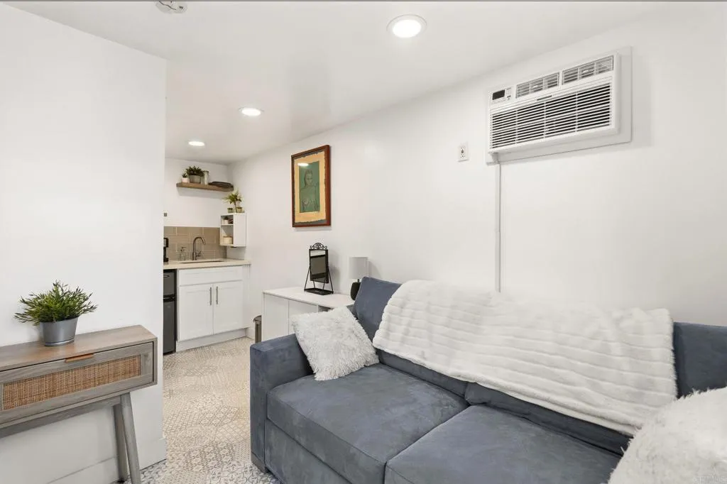 https://cdn.realtyfeed.com/cdn/127/306716452/b5866b1e2f8716a4539fef613ec26716.webp
