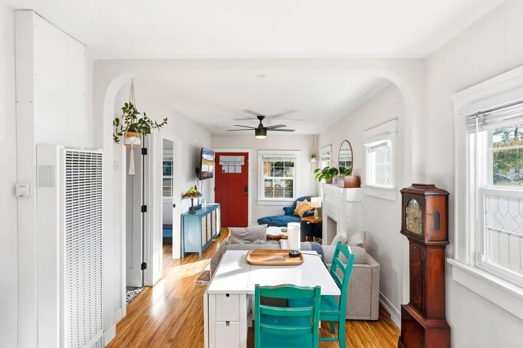 https://cdn.realtyfeed.com/cdn/127/306716452/d34b940632fd35690a750771bb3e371e.webp