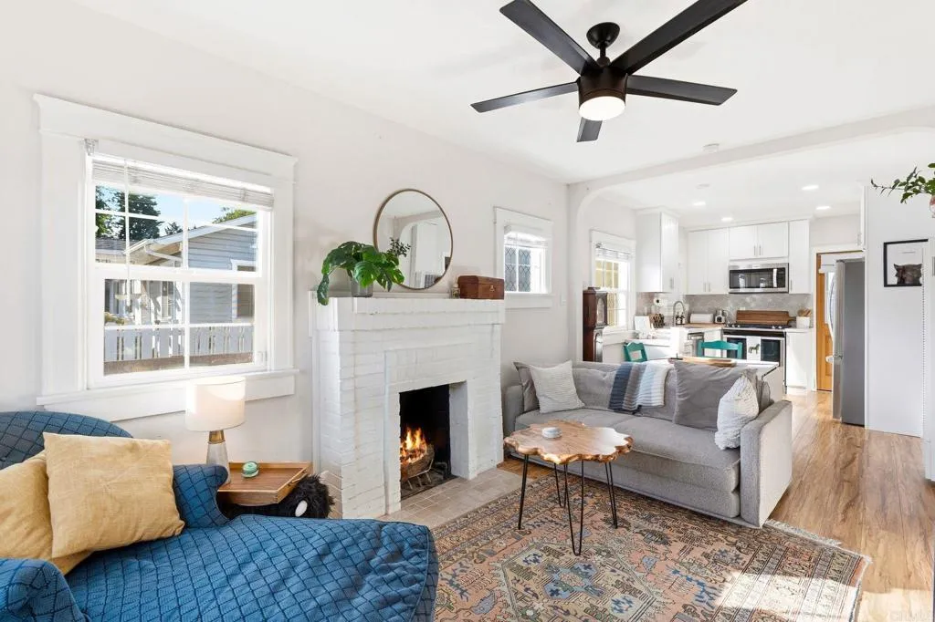 https://cdn.realtyfeed.com/cdn/127/306716452/e41e3ecca4abb9b847fe6446a982a396.webp