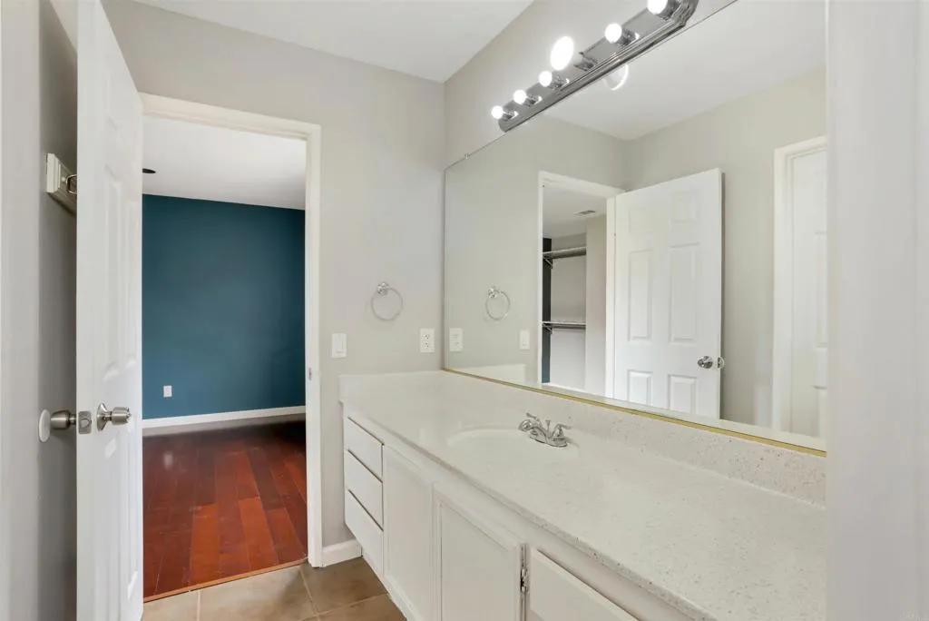 https://cdn.realtyfeed.com/cdn/127/306716461/2ec9b3ec296a6f15922681059185ca70.webp