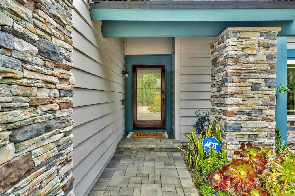 https://cdn.realtyfeed.com/cdn/127/306716498/7dc3ee20ea24de93a324494ac524f5d8.webp