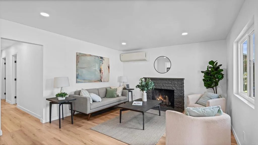 https://cdn.realtyfeed.com/cdn/127/306716547/3890eccccdb21e4392434b94b810263c.webp