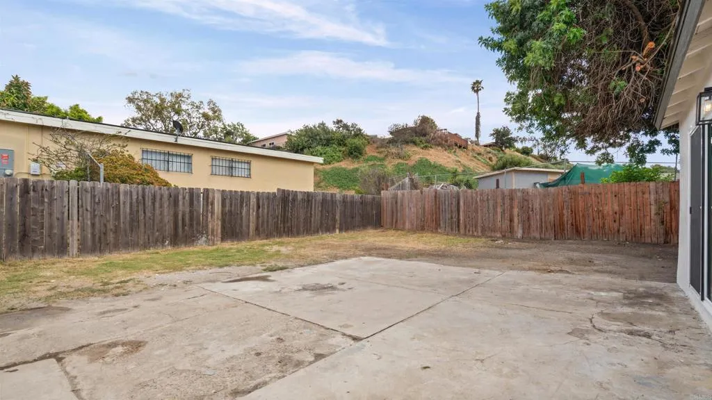 https://cdn.realtyfeed.com/cdn/127/306716547/aaa9ed9904c7586adf005b071d935b5f.webp