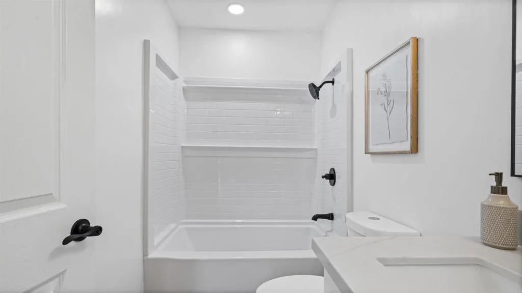 https://cdn.realtyfeed.com/cdn/127/306716547/ccfe42485d4b49ca9cad1bb992ac94a5.webp