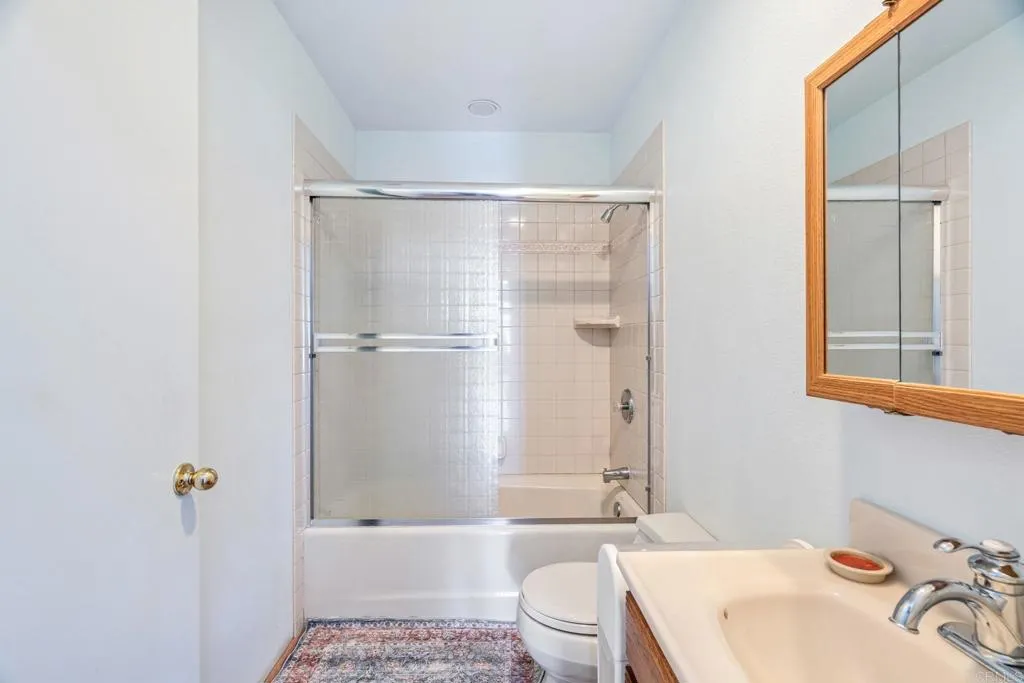 https://cdn.realtyfeed.com/cdn/127/306716550/0cd37e2c70b0c0f153d85b792a174055.webp