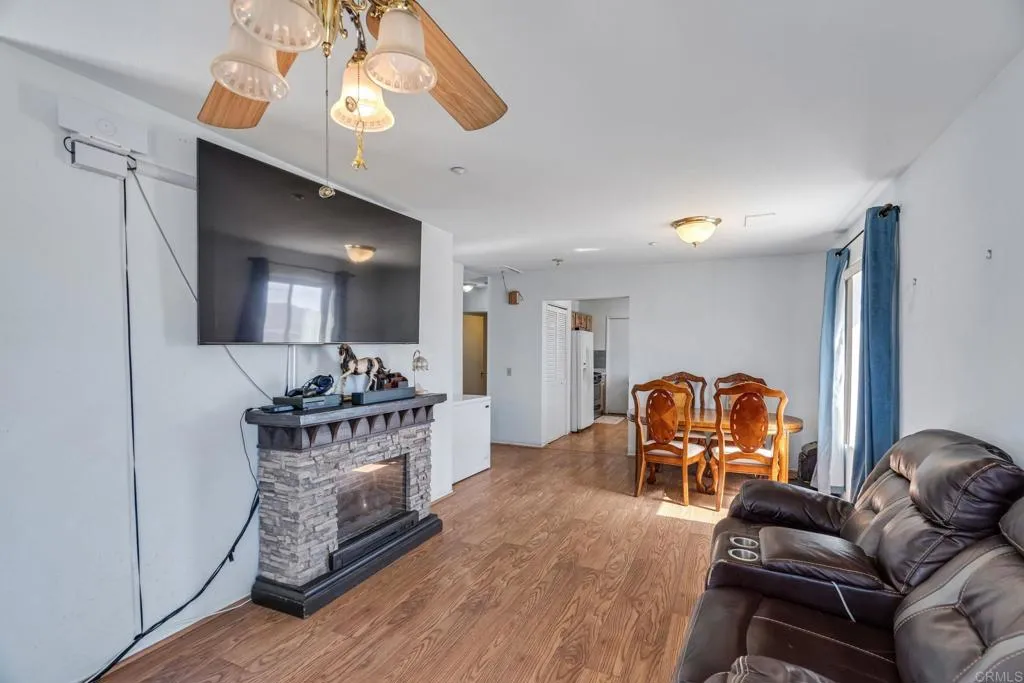 https://cdn.realtyfeed.com/cdn/127/306716550/3c931a1f26e72f383441936dc663d983.webp