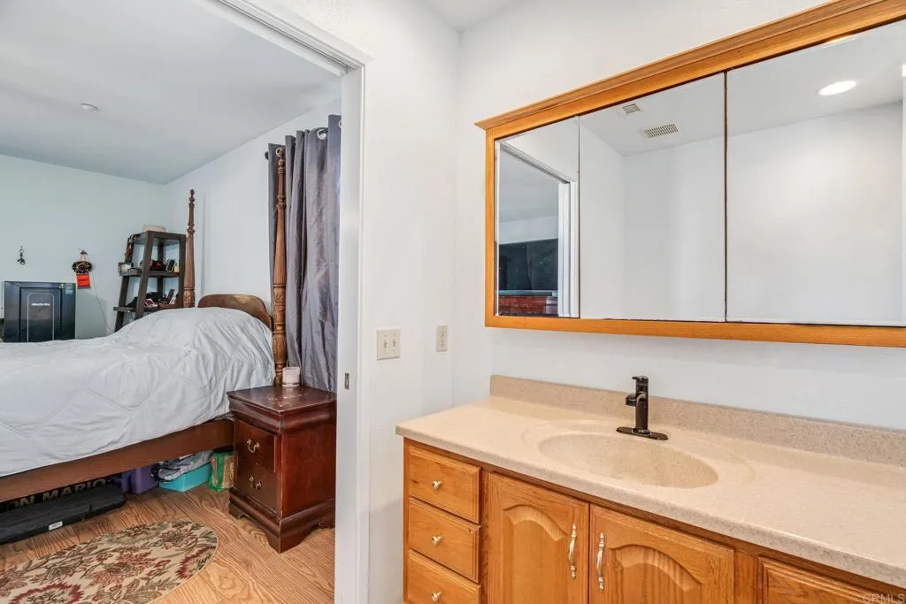 https://cdn.realtyfeed.com/cdn/127/306716550/504b3e1ecfdba7e0023d89353c681b3b.webp