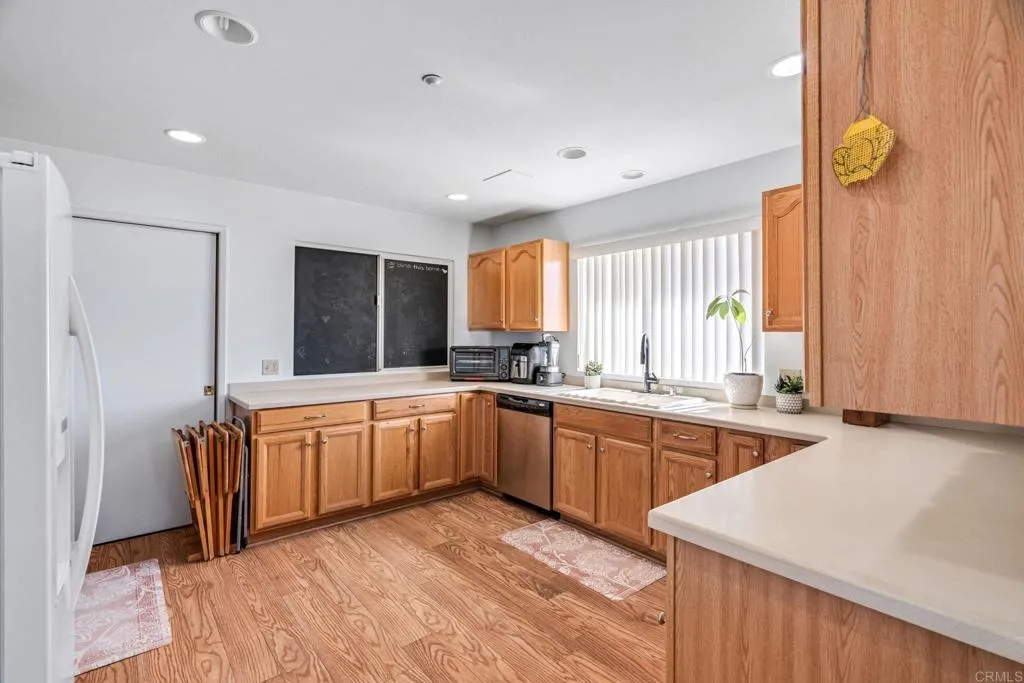 https://cdn.realtyfeed.com/cdn/127/306716550/86384bdc934698888e1afac07f9960b1.webp