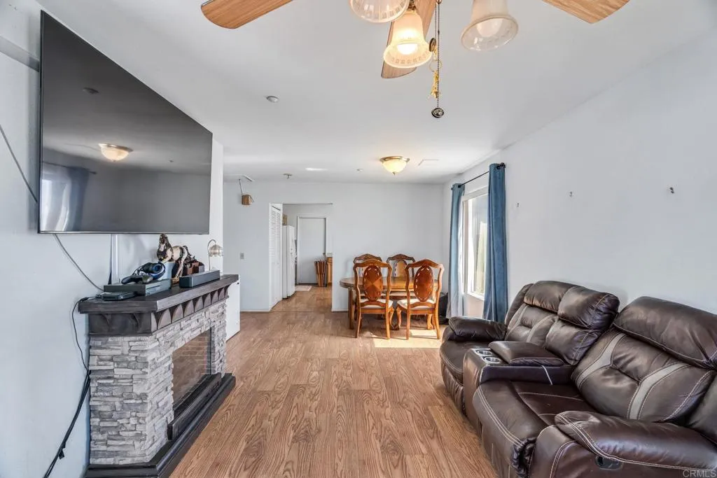 https://cdn.realtyfeed.com/cdn/127/306716550/86add371ddfa754a1f88b9ba9a4cd8f7.webp