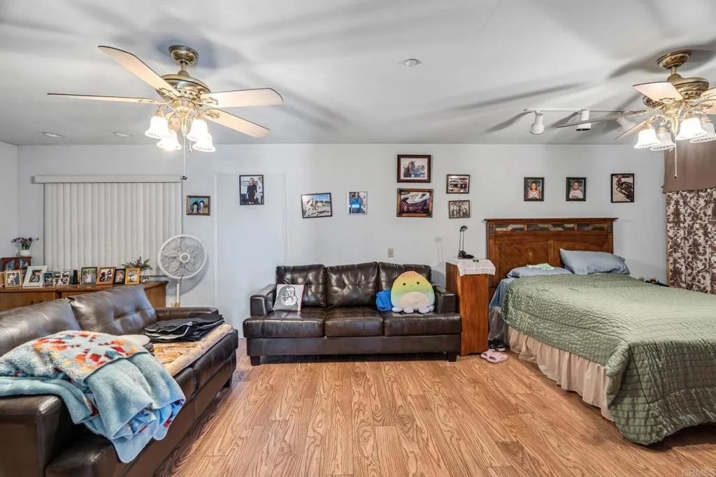 https://cdn.realtyfeed.com/cdn/127/306716550/89d4060e8f0253c958523cd0a46ac9bb.webp