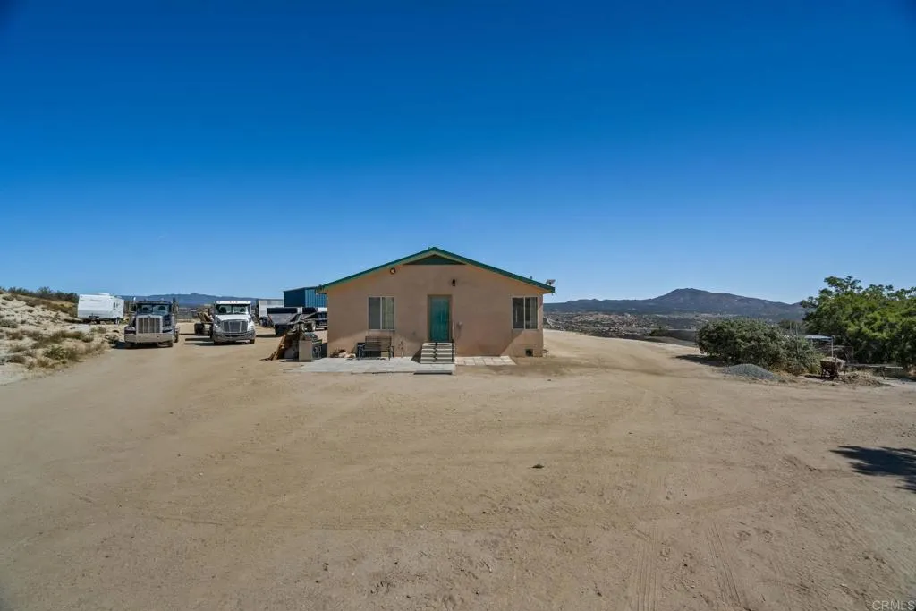 https://cdn.realtyfeed.com/cdn/127/306716550/8c054b18e0fd8814c36cc410e2a9c5a4.webp