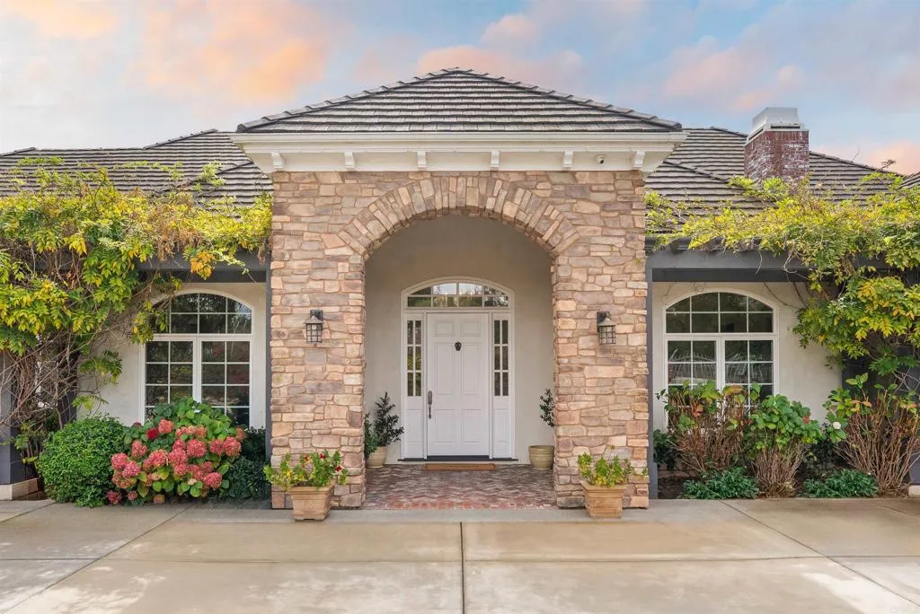 https://cdn.realtyfeed.com/cdn/127/306716600/48295d823e719b6467fb39c62270d34f.webp