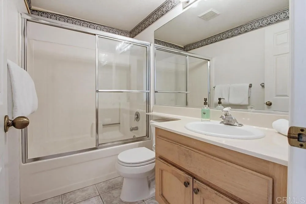https://cdn.realtyfeed.com/cdn/127/306716604/244cb6d99ca3da0fce7ac728b0bdf677.webp