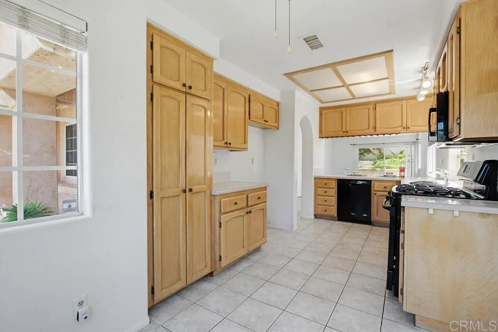 https://cdn.realtyfeed.com/cdn/127/306716604/604e6f083f742cc94c2b551afae13ce0.webp
