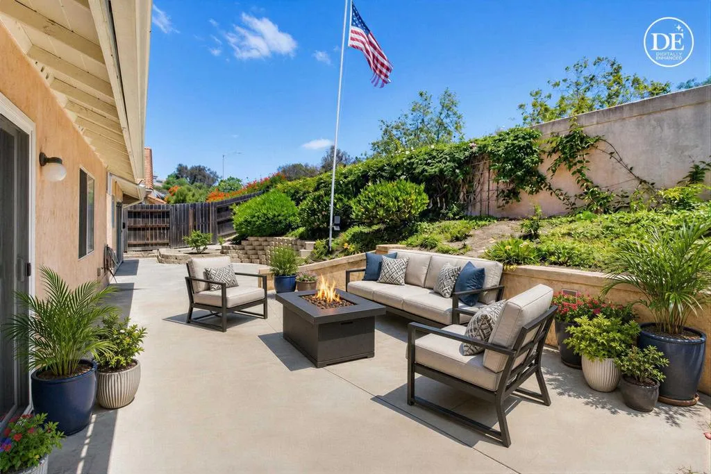 https://cdn.realtyfeed.com/cdn/127/306716604/f4c3060d1ae24d1115b9c87bcea221f0.webp