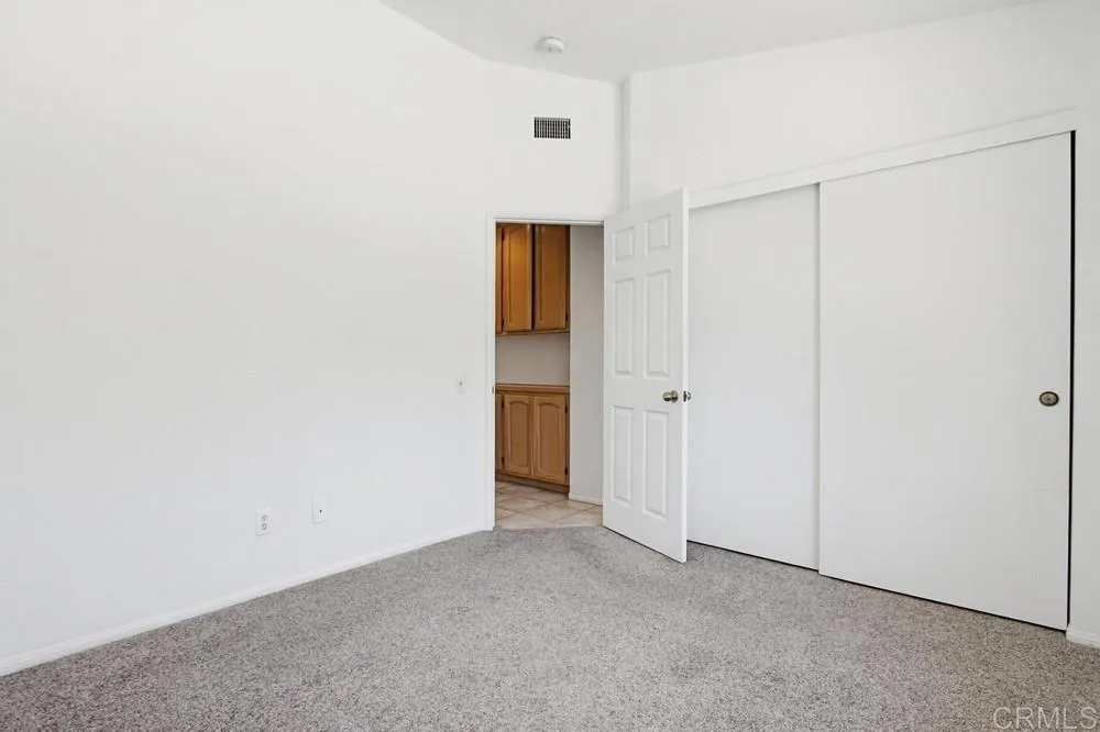 https://cdn.realtyfeed.com/cdn/127/306716604/f7ae81d62d0e674d46386fff80b7796d.webp
