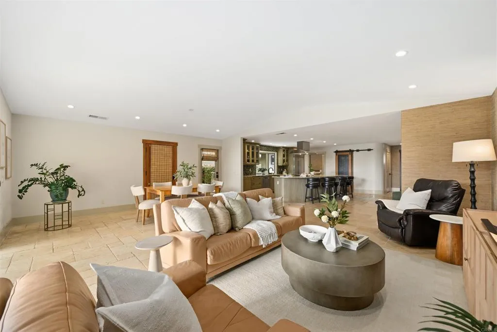 https://cdn.realtyfeed.com/cdn/127/306716615/1a720f6796b4dc9d581395ea1ca578e7.webp