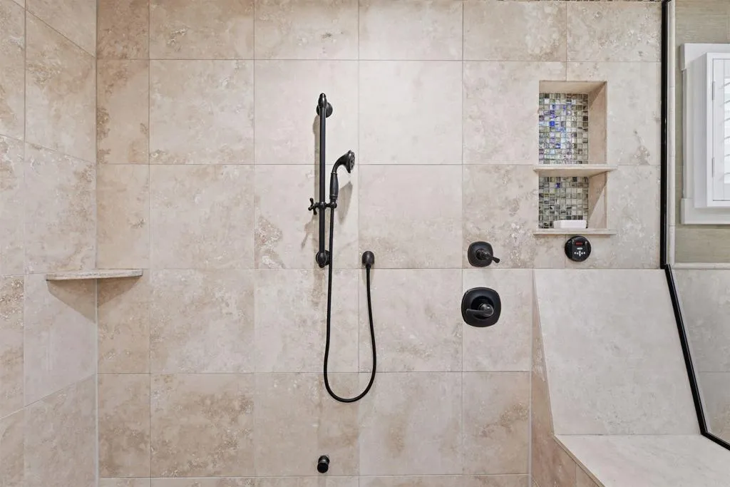 https://cdn.realtyfeed.com/cdn/127/306716615/3eccc6f50686b4021a0bd2831678cdf7.webp