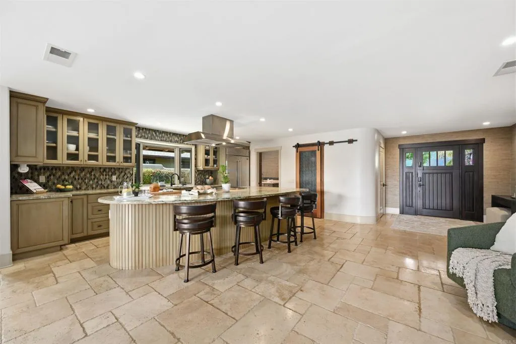 https://cdn.realtyfeed.com/cdn/127/306716615/5456a14f0a0e648c30131f89c6d1f2a7.webp