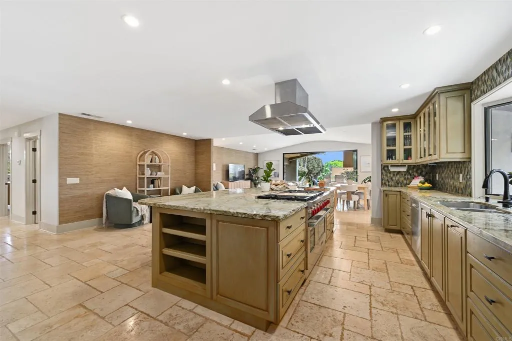 https://cdn.realtyfeed.com/cdn/127/306716615/6d313ae842b920f9636b65821947f6f8.webp