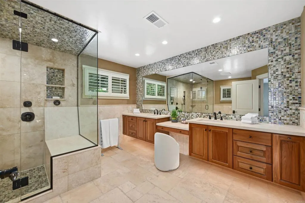 https://cdn.realtyfeed.com/cdn/127/306716615/6ff1b403459cf4f915f52940320ed9ed.webp