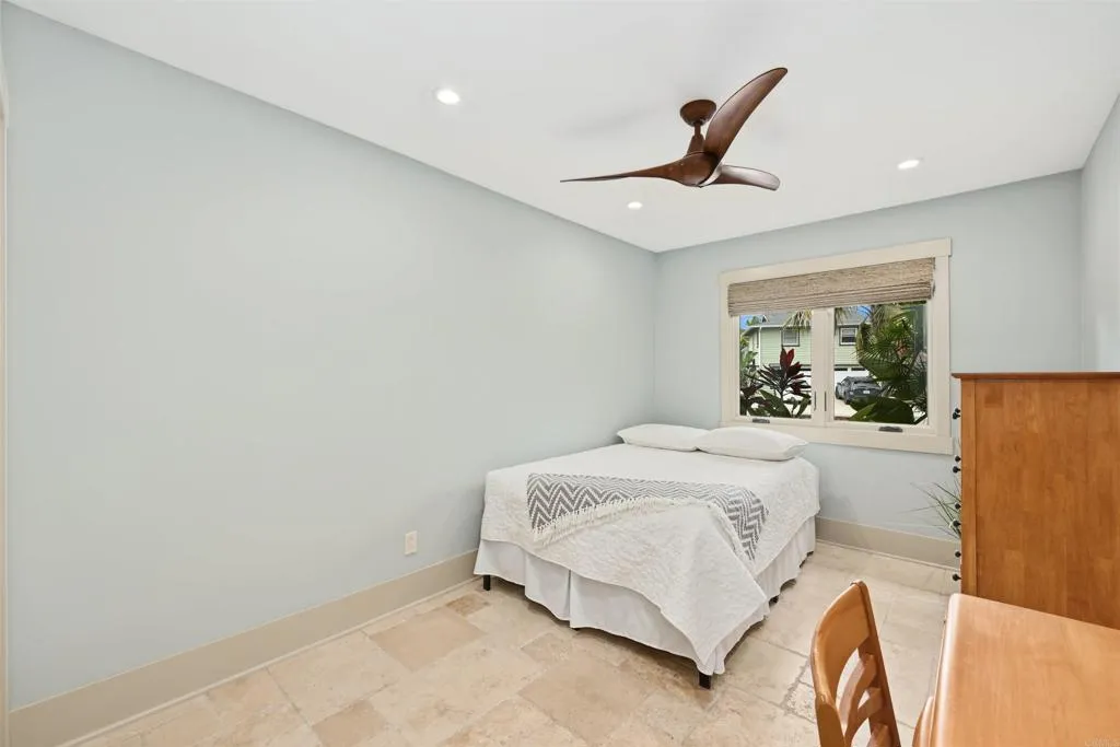 https://cdn.realtyfeed.com/cdn/127/306716615/998fe3fd29debc508e8de35eb8d759b0.webp