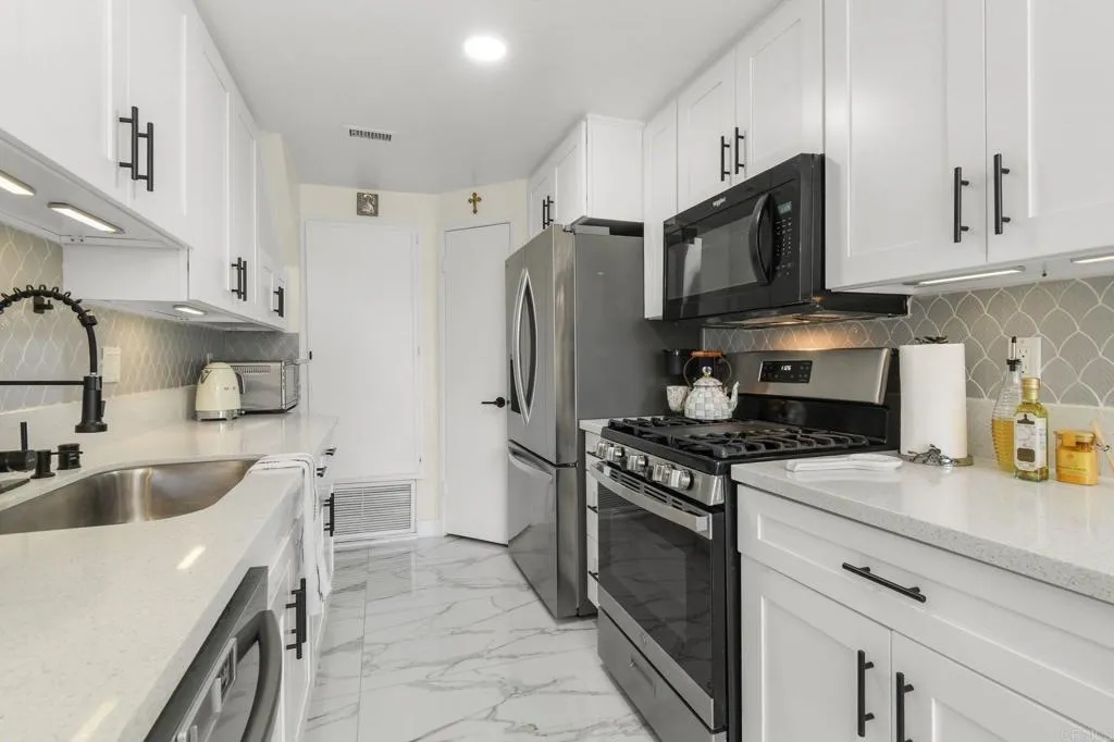 Photo #8: PTP2603624 Listing: Photo #8