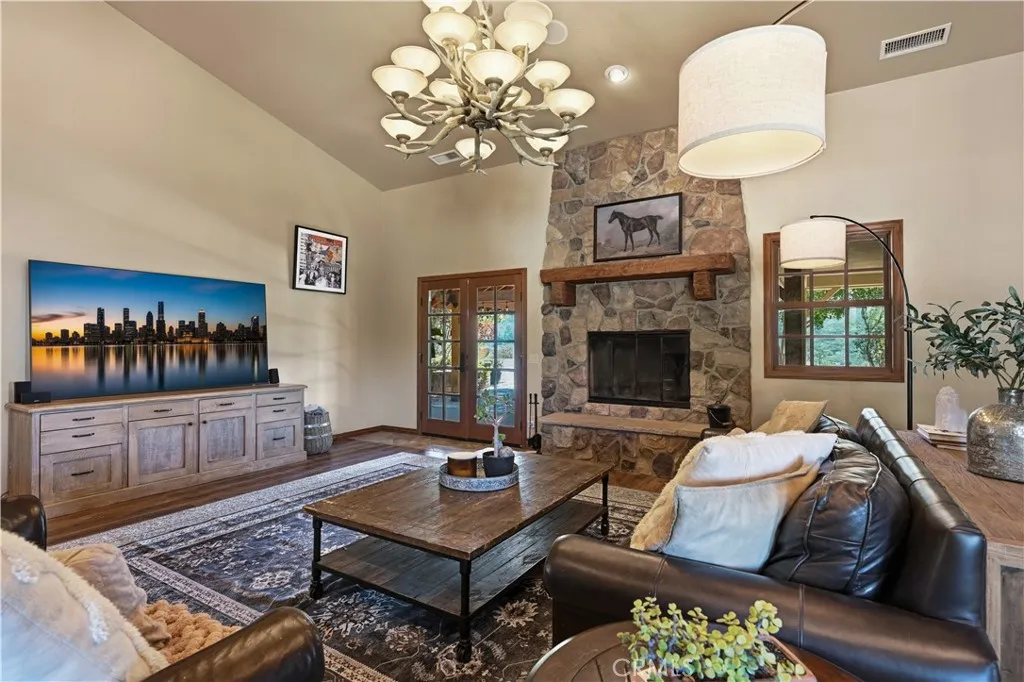 https://cdn.realtyfeed.com/cdn/127/306716650/4ecdc334e2bb2c673d161b8e4f1eb5b2.webp