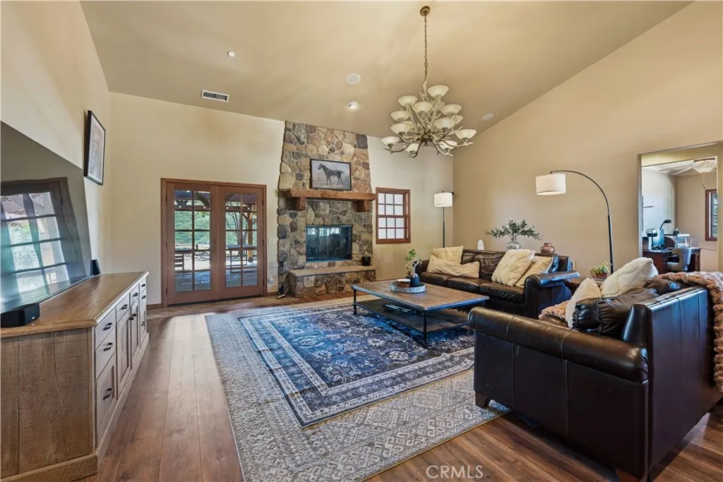 https://cdn.realtyfeed.com/cdn/127/306716650/5377c0ea9d79e618943947485d6405b4.webp