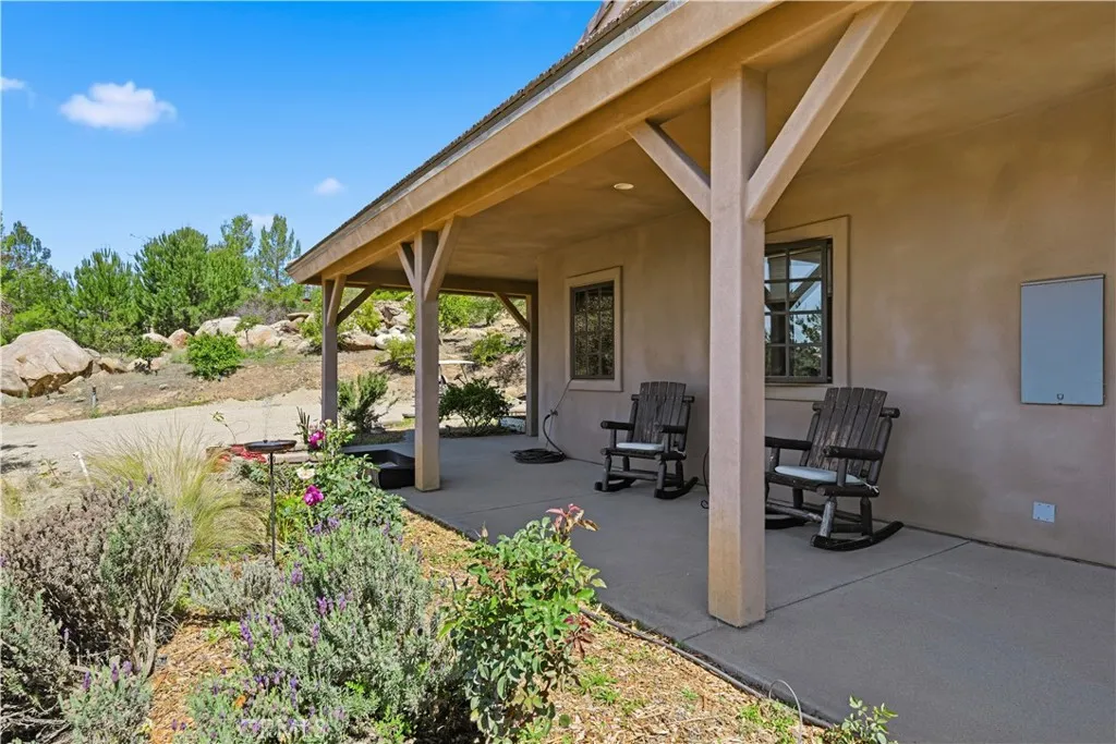 https://cdn.realtyfeed.com/cdn/127/306716650/54ccdae13d4f241f8e23c63cc1cda9c6.webp