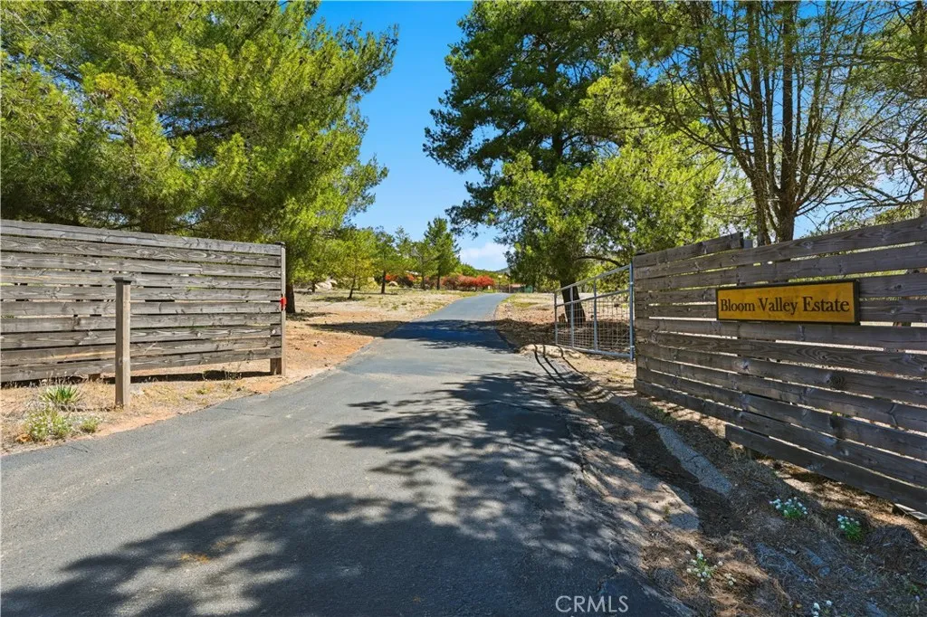 https://cdn.realtyfeed.com/cdn/127/306716650/637c8a9f86f33a0be3daccb8a6e408f3.webp